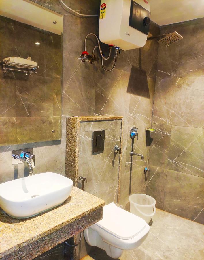 ניו דלהי Hotel The Nilsa מראה חיצוני תמונה